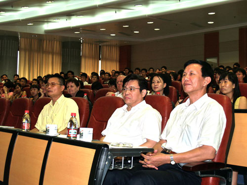 The opening ceremony of the 2007 UK diploma of higher education (bce) programme was held at the international college of xiamen university